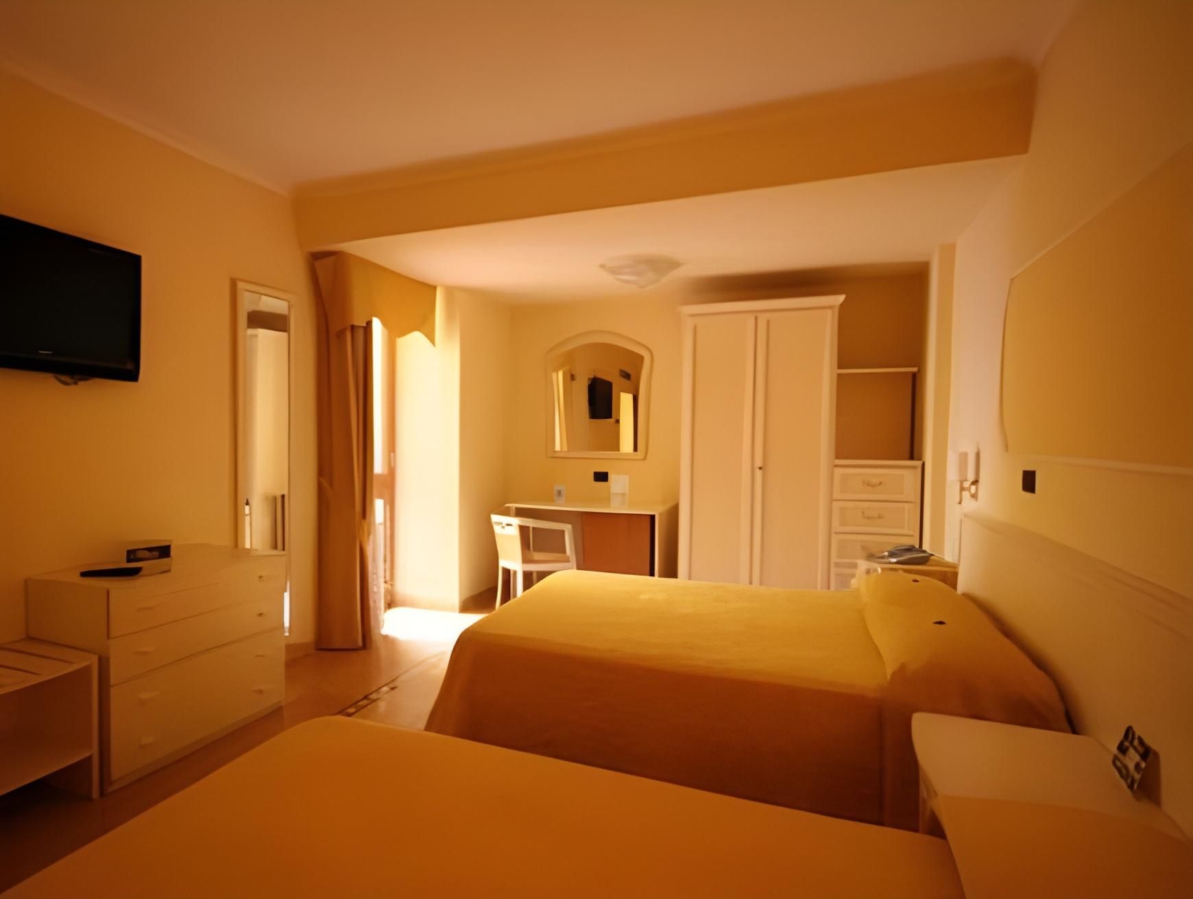 Superior Double Room with Balcony and Sea View