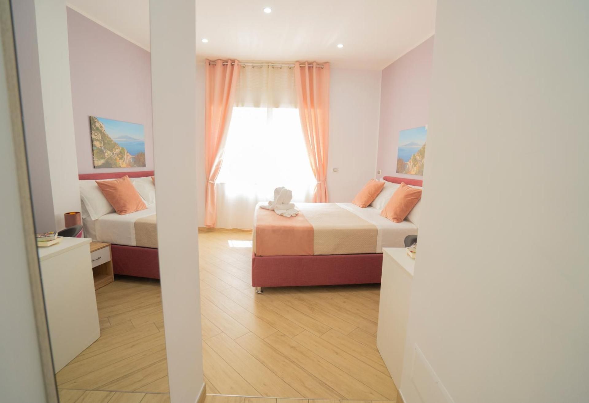 SYMPHONY HOUSE Triple Room