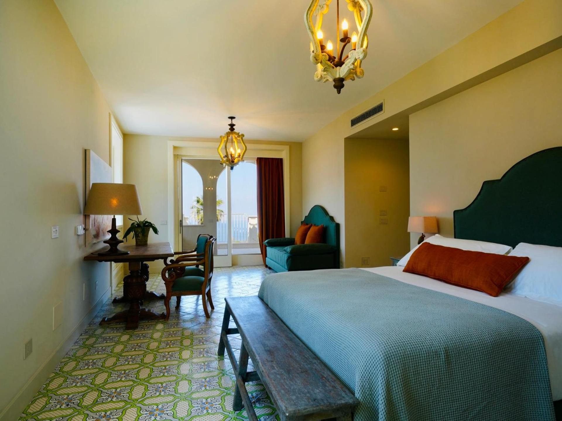Suite with Hot Tub