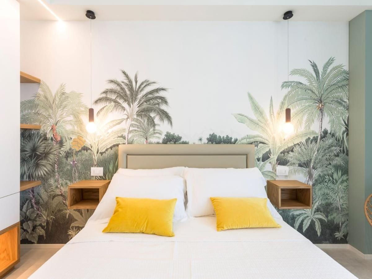 Superior Double Room with Side Sea View 