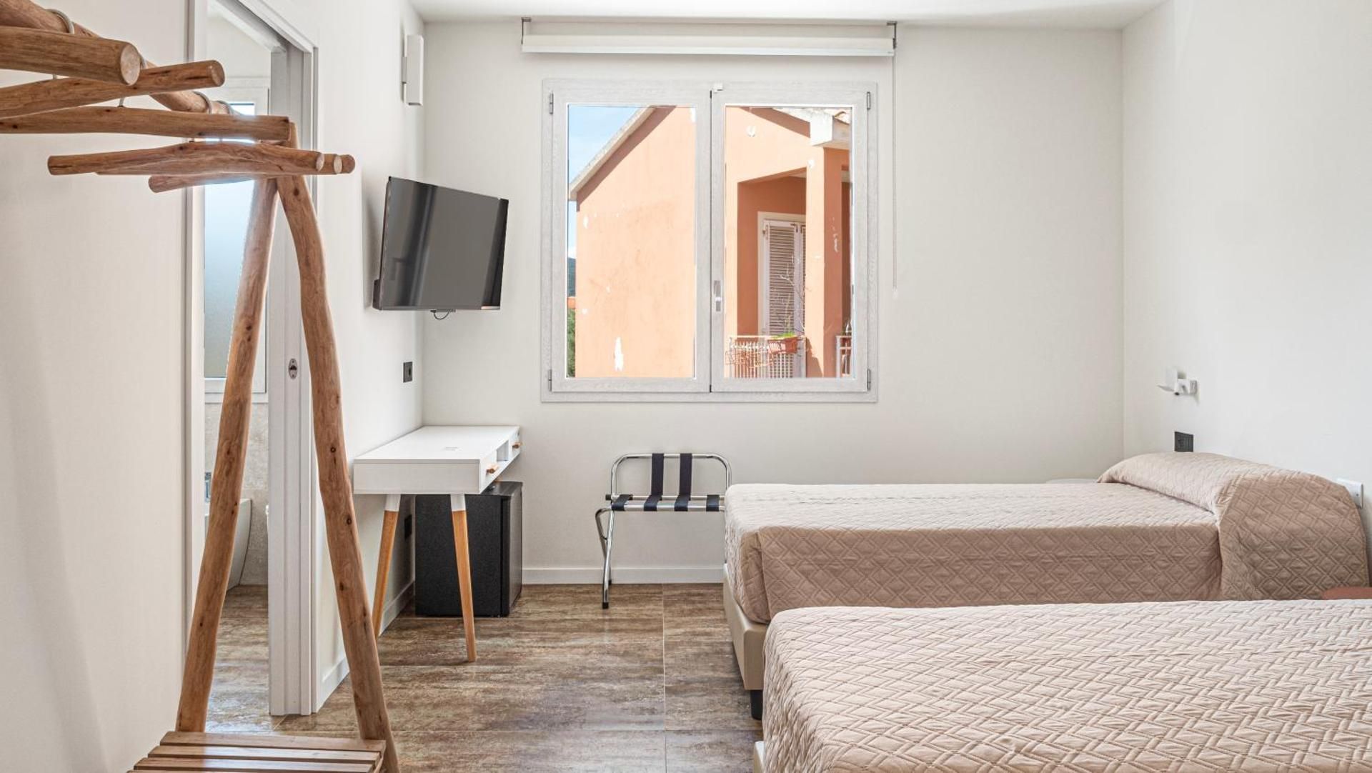 Triple Room with Private Bathroom