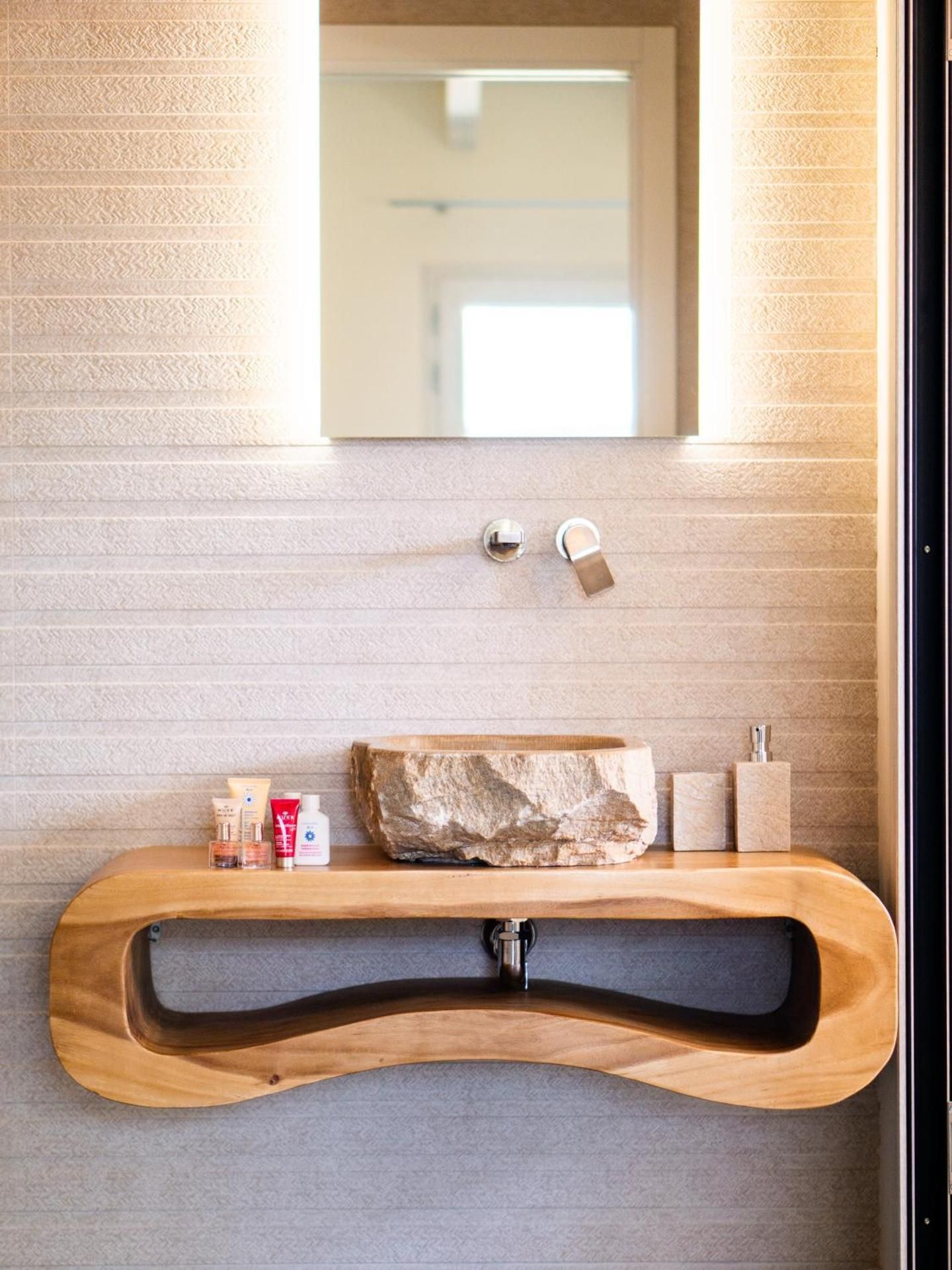 Queen Room with Spa Bath
