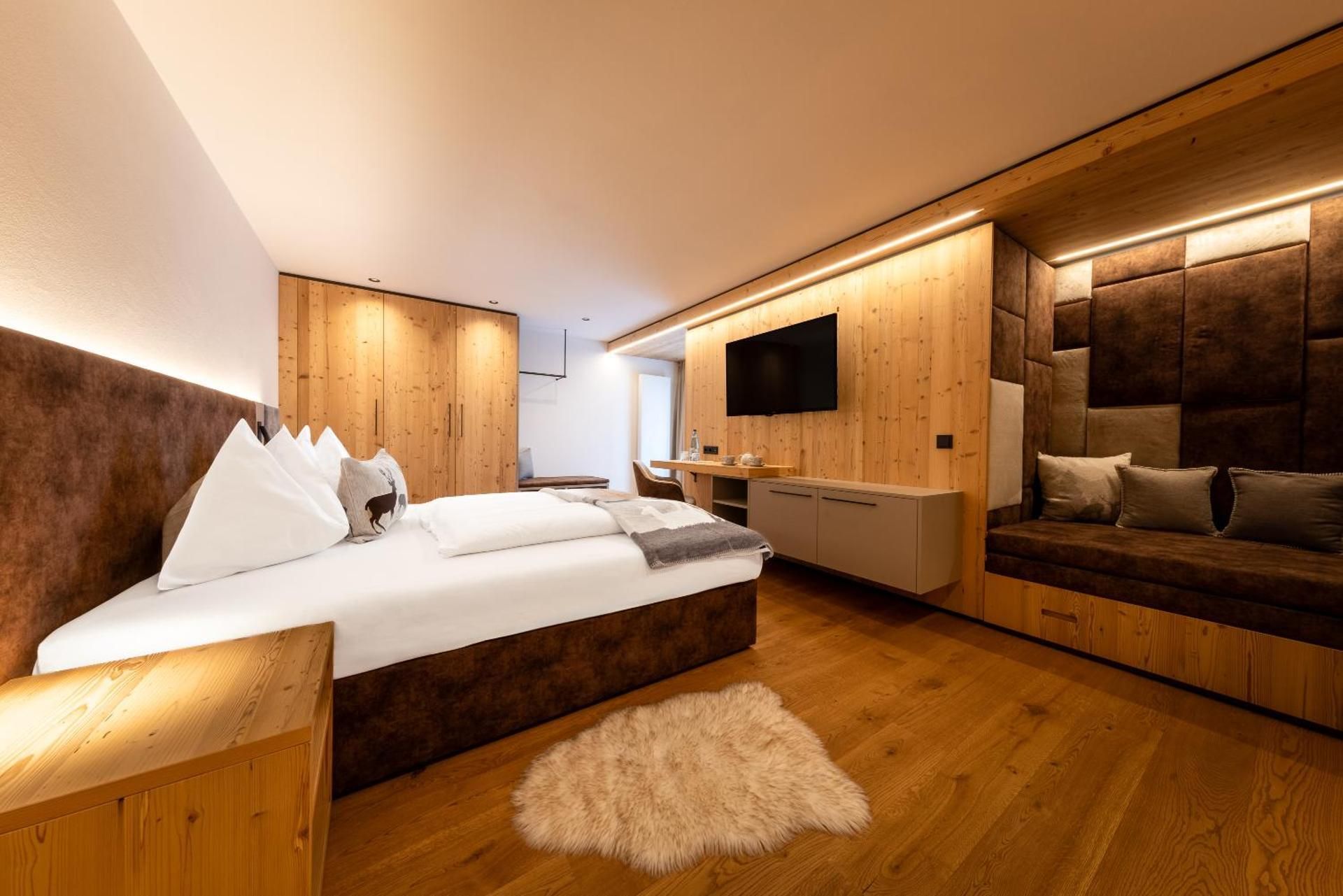 Deluxe Double or Twin Room