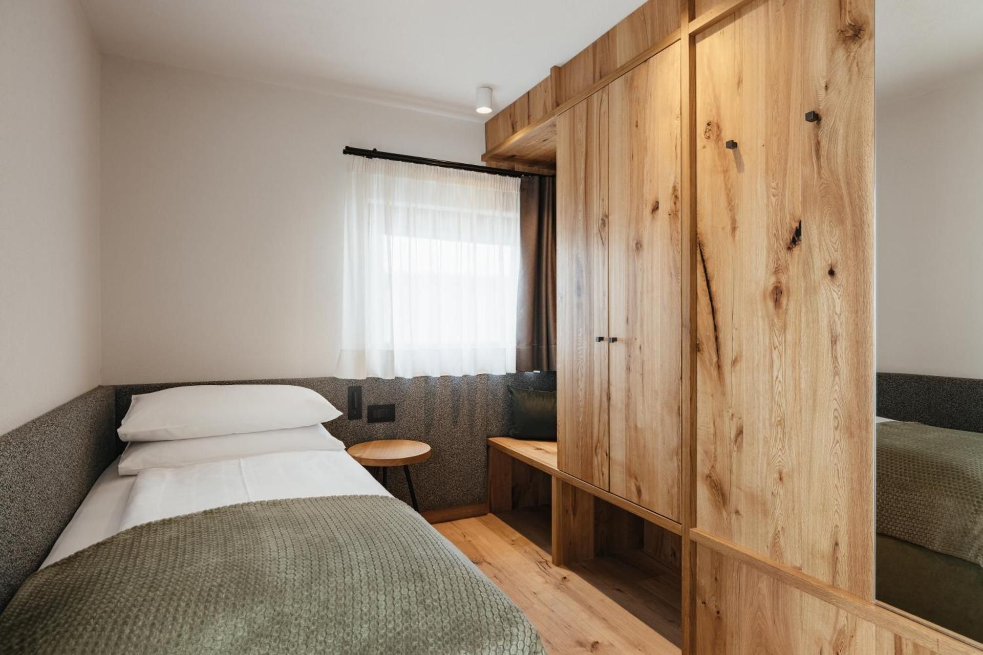 Standard Single Room with Mountain View