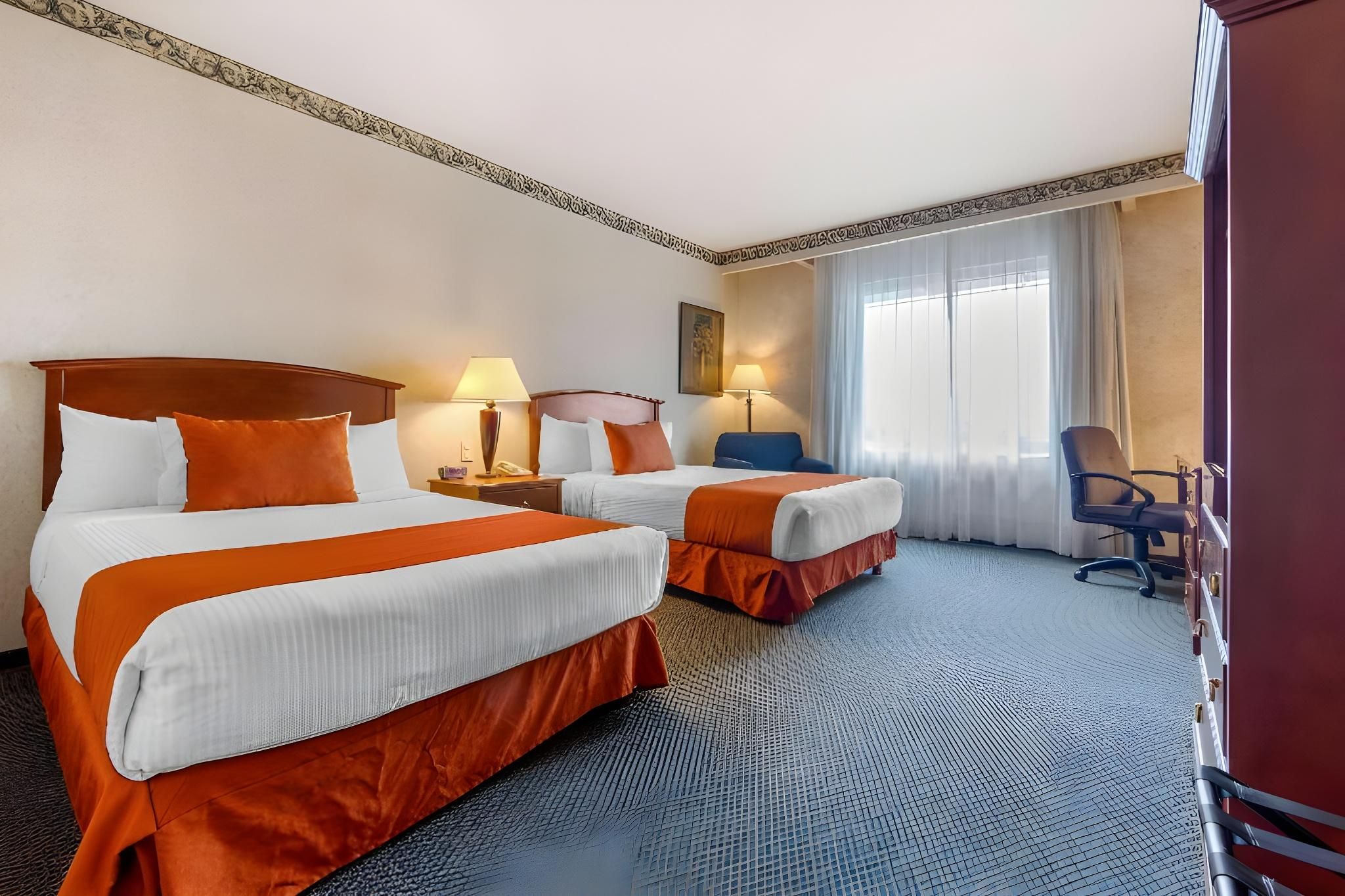 Quality Inn Monterrey La Fe 1 King Bed, Nonsmoking 2