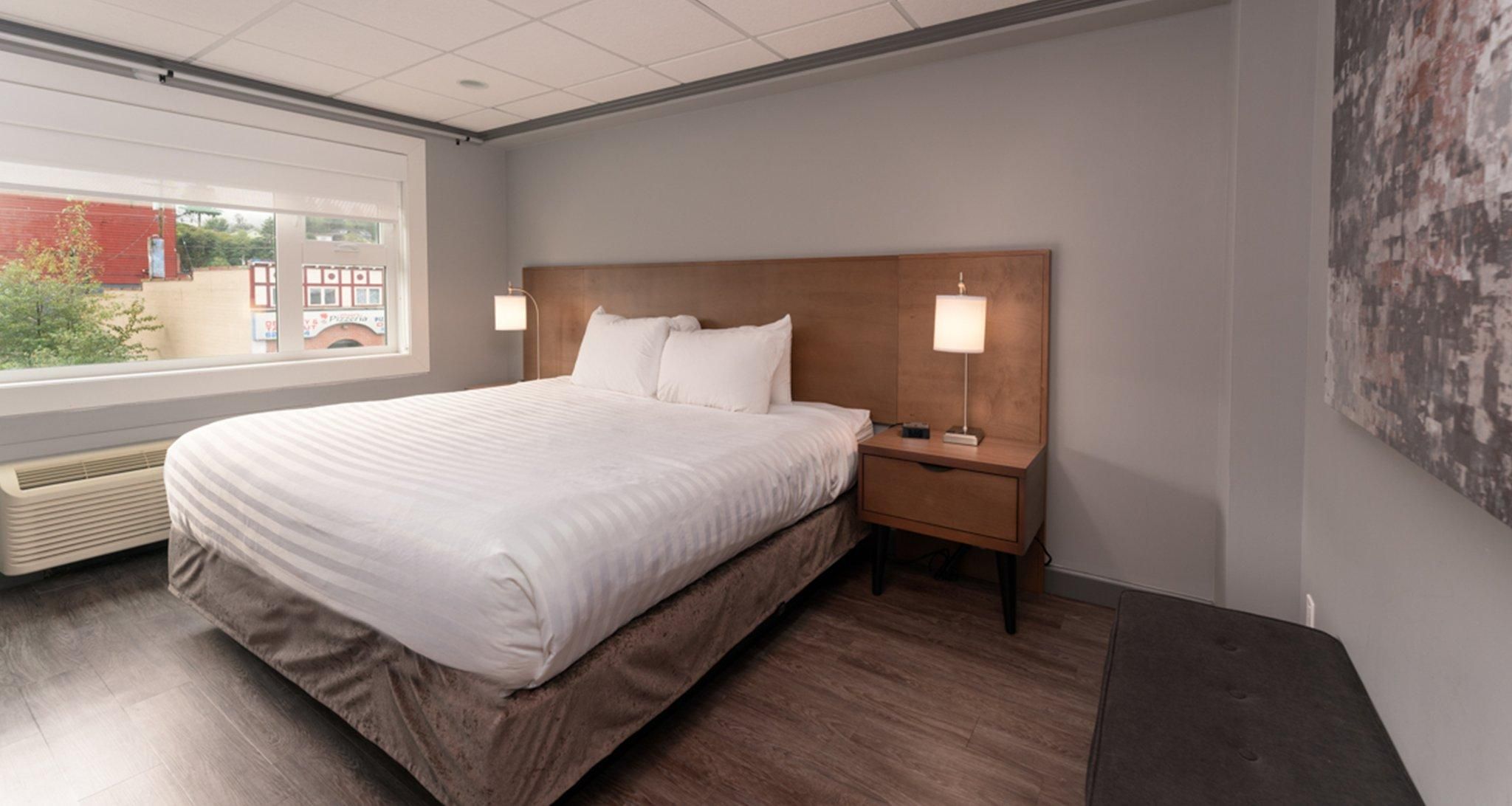 Premium King Suite