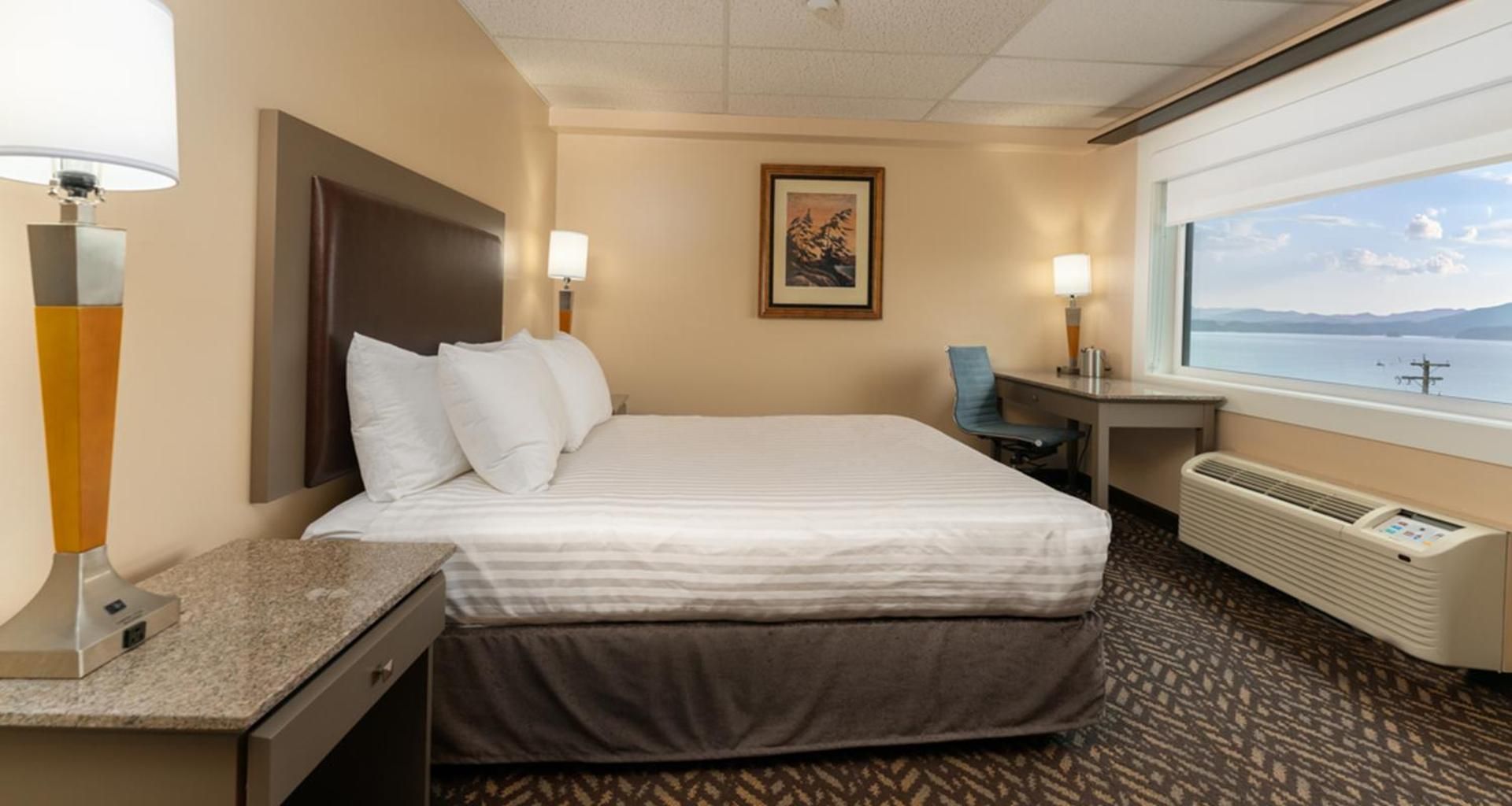 Deluxe Queen Room