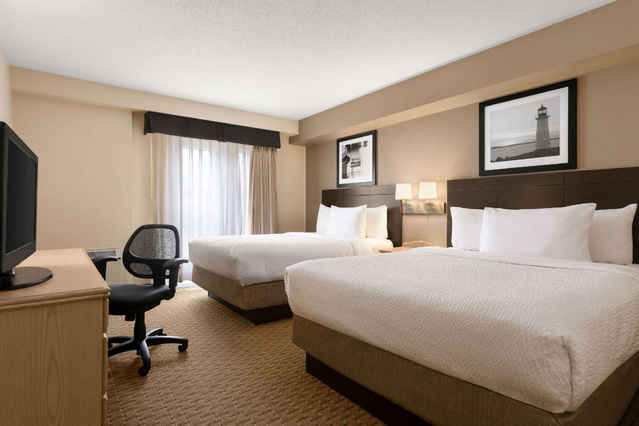 2 Queen Beds, Suite, 2nd or 3rd Floor, Non-Smoking