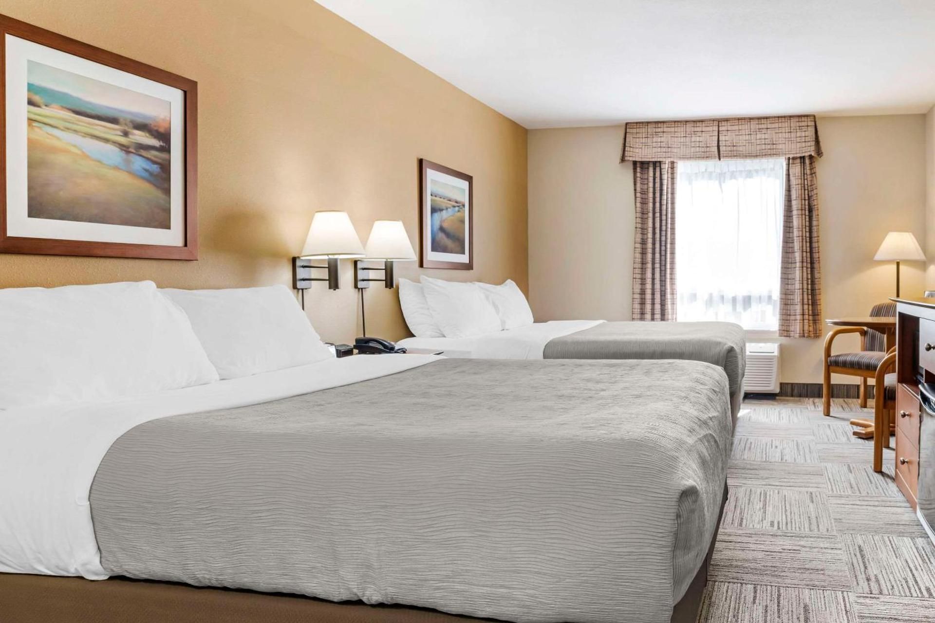 Efficiency Queen Room with Two Queen Beds - Non Smoking