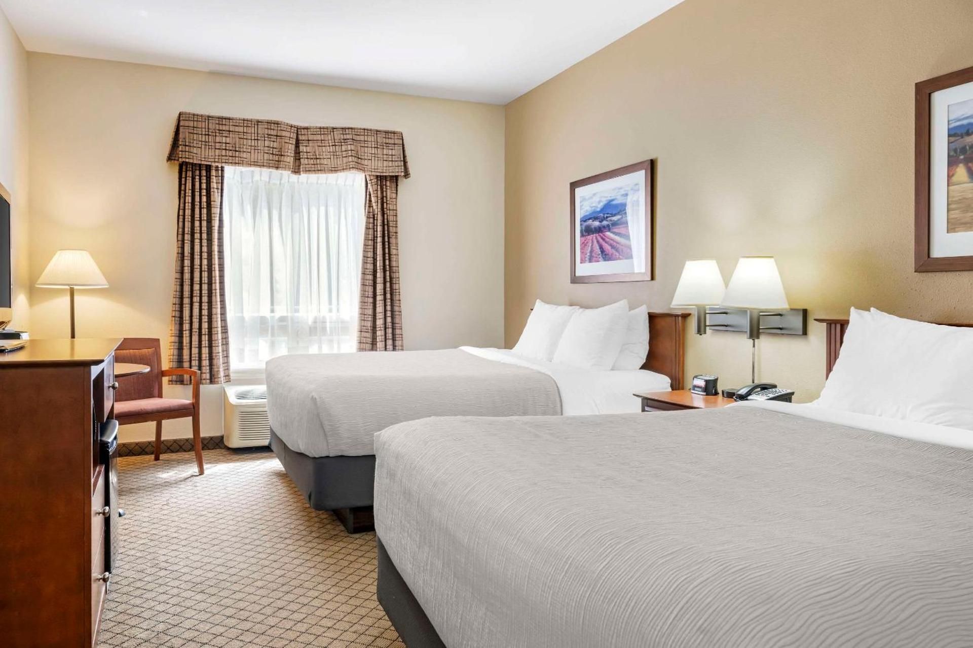 Queen Room with Two Queen Beds and Hot Tub - Non-Smoking