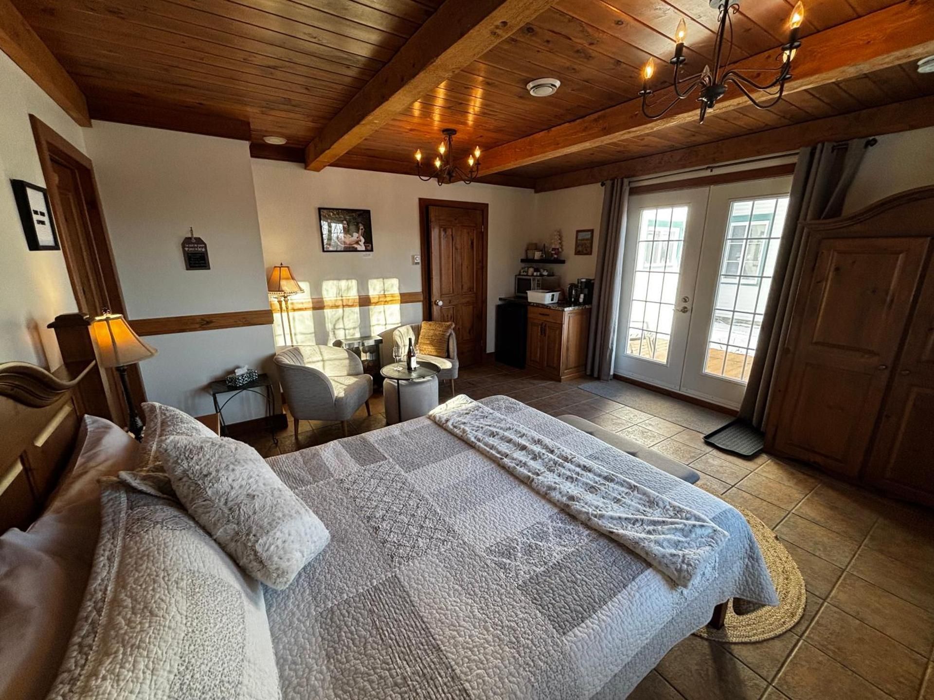 Queen Room
