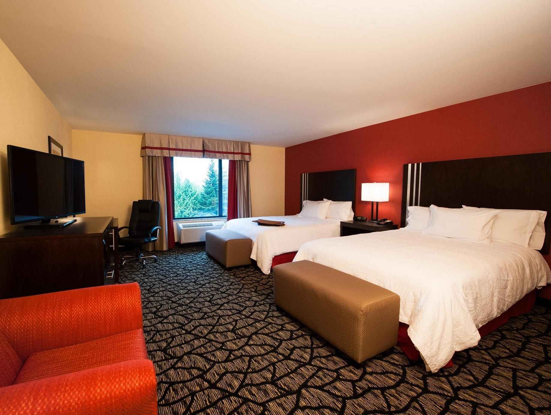 Hampton Inn by Hilton Chilliwack 2 Queen Beds W/fridge-microwv Nonsmoking 2