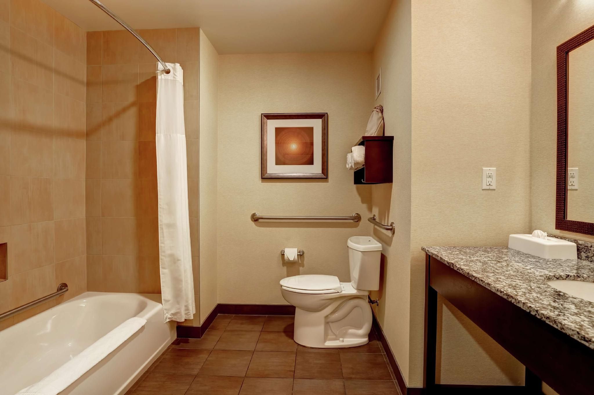 Hampton Inn by Hilton Chilliwack 2 Queen Beds W/fridge-microwv Nonsmoking 3