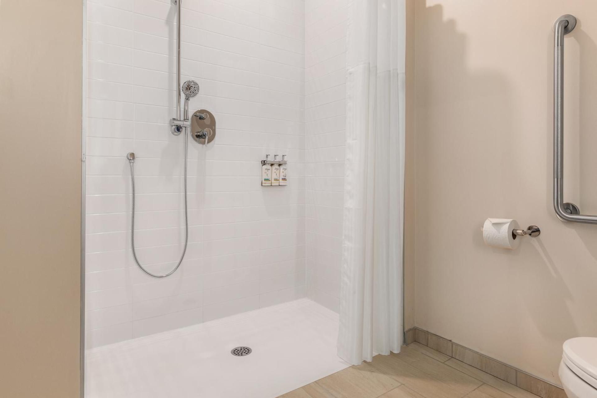 Candlewood Suites Collingwood By IHG 1 King Bed Studio Accessible Pet Friendly 2