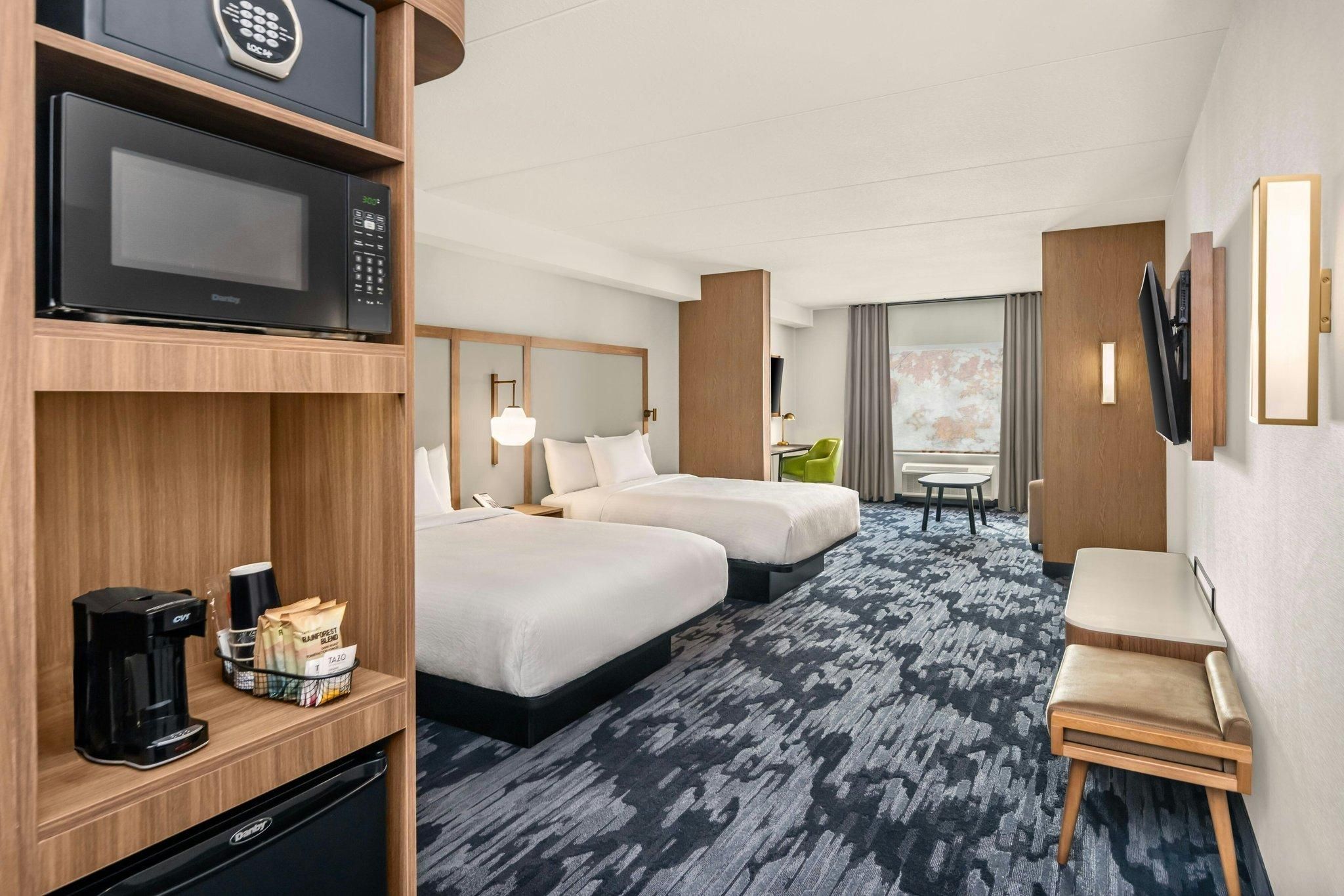 Fairfield by Marriott Inn & Suites Gravenhurst Muskoka Suite, 2 Queen, Sofa bed