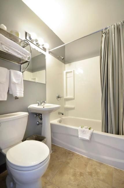 St. Norbert Hotel Double Room with Two Double Beds 2