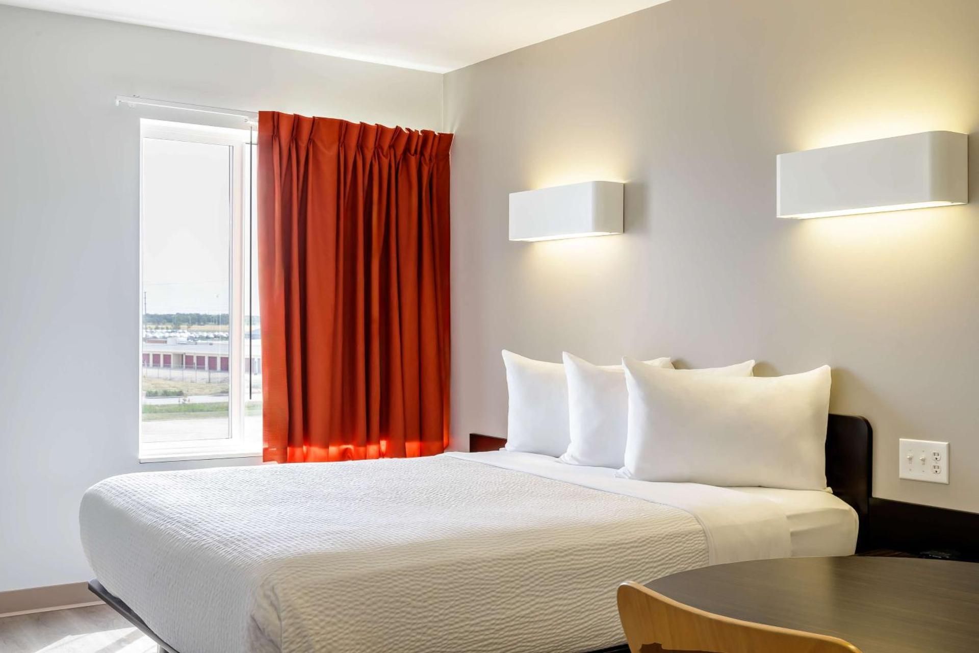 Deluxe Queen Room