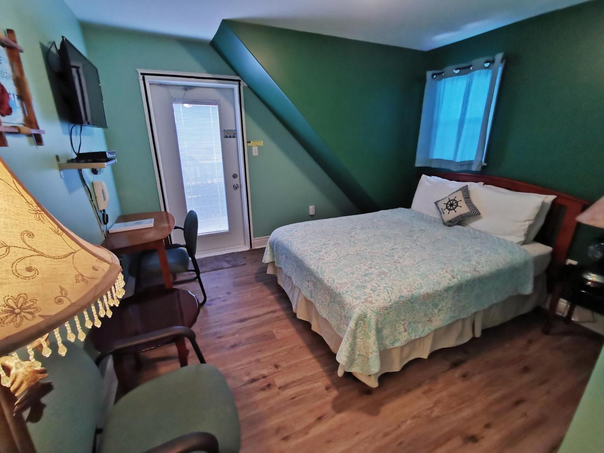 Sea View Room with Balcony - Fiddler's Green & 3A