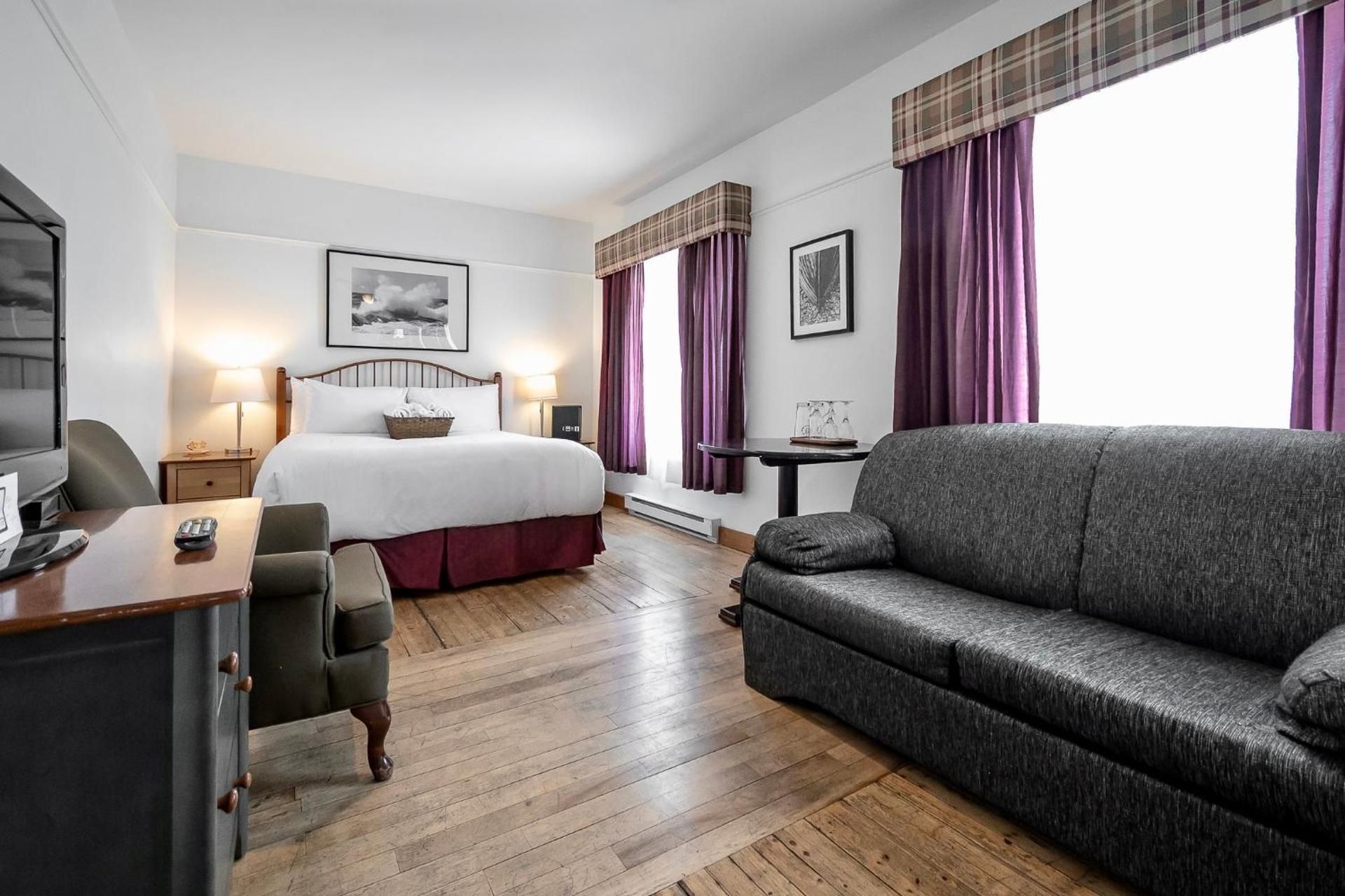 Triple Room with Shared Bathroom