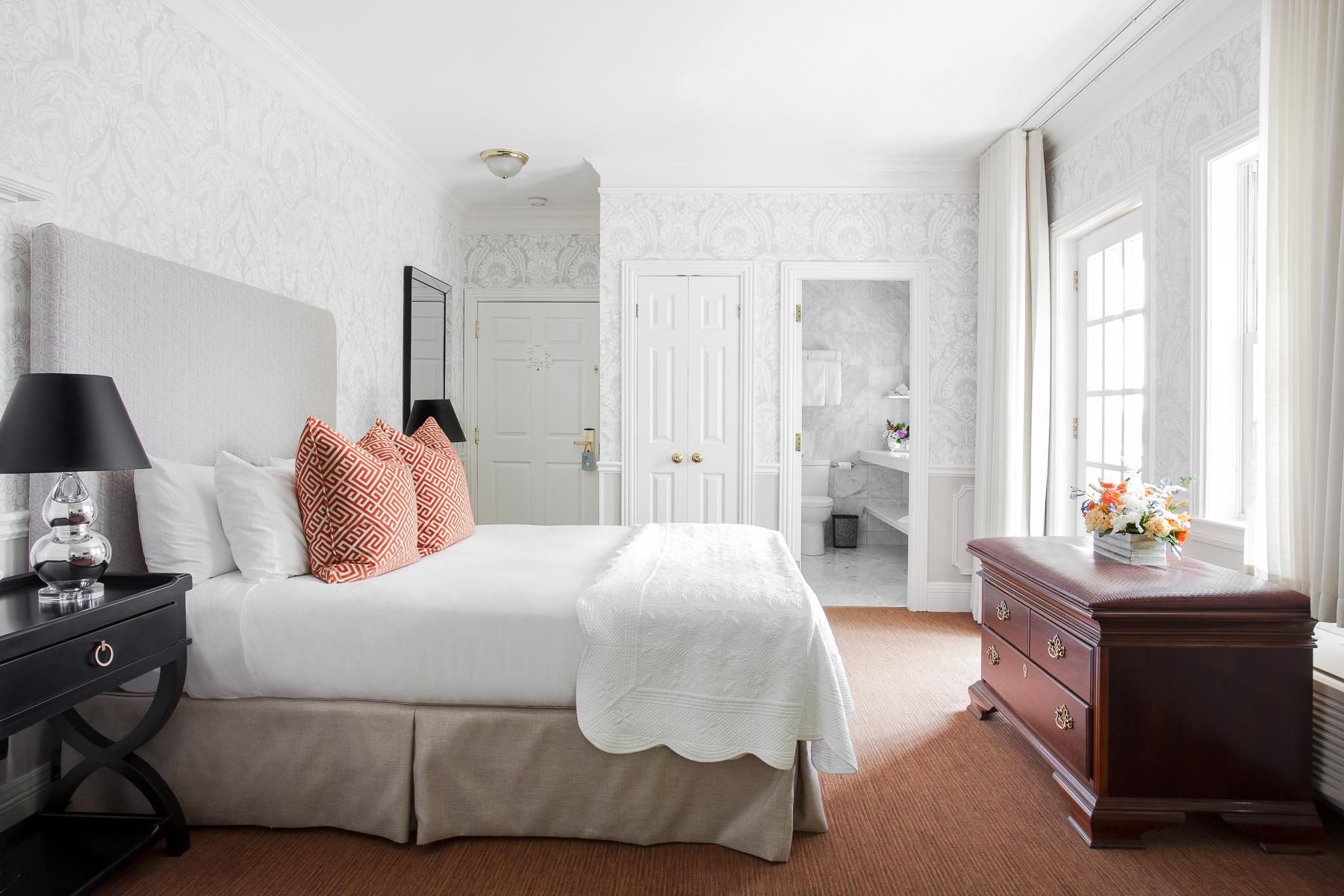 Manoir Hovey Deluxe Room 3