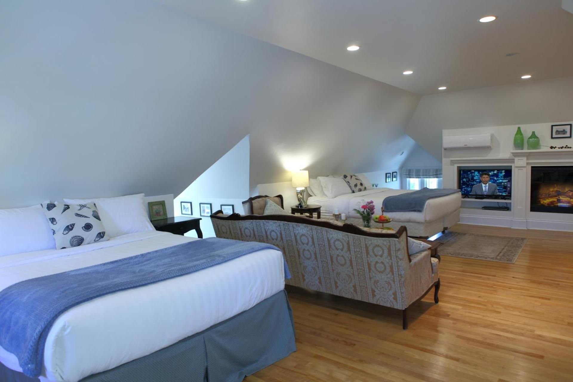 Deluxe Suite with Spa Bath