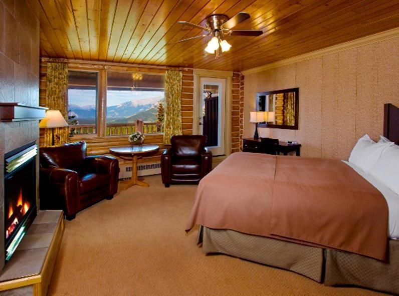 Queen Room with Mountain View