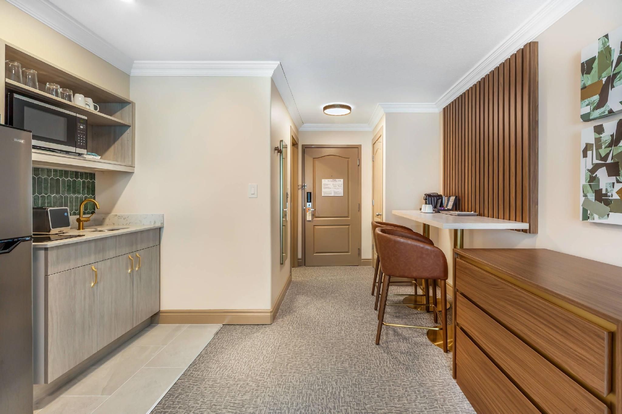 1 Queen Bed, Efficiency, Nonsmoking, Upgrade