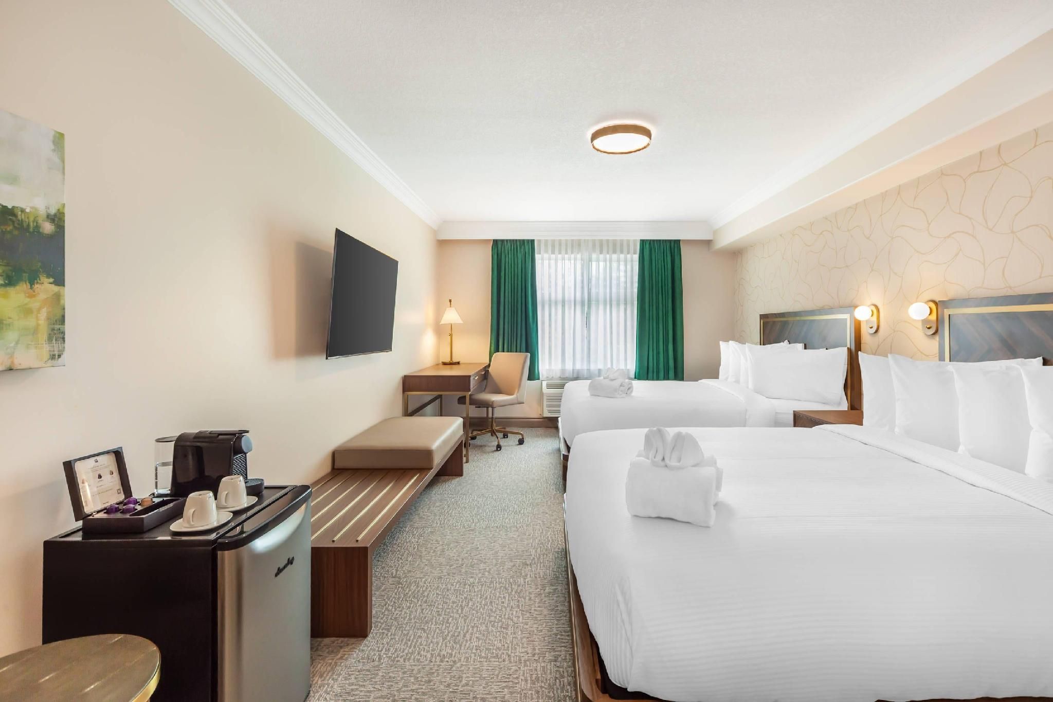 2 Queen Beds - No Smoking