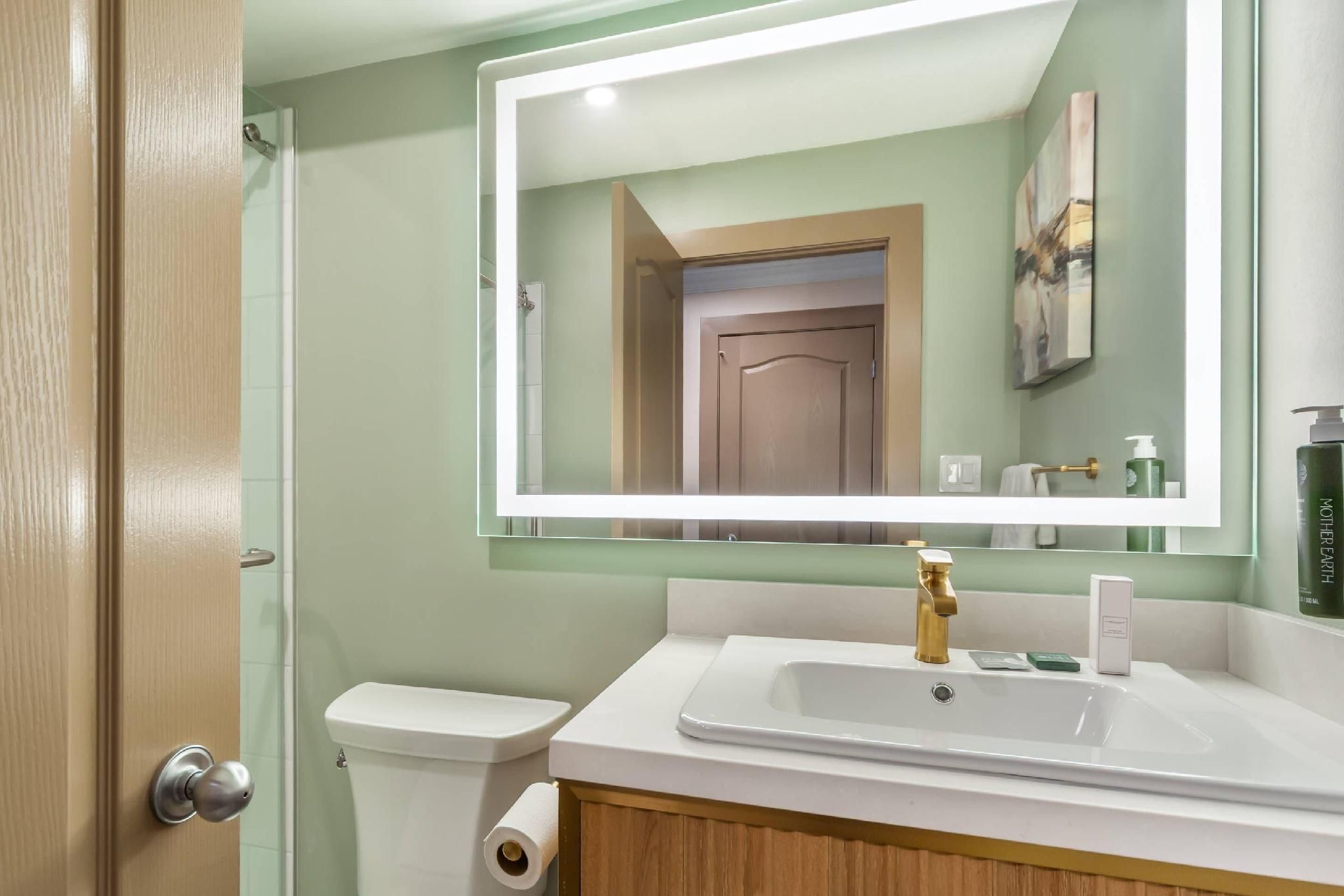 1 Queen Bed, Efficiency, Nonsmoking, Upgrade