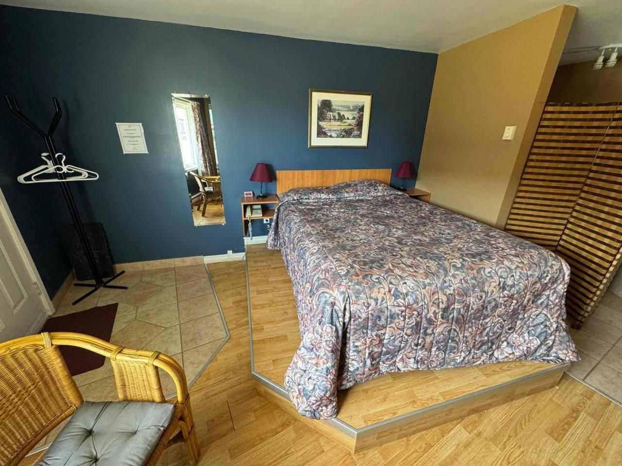 Deluxe Queen Room