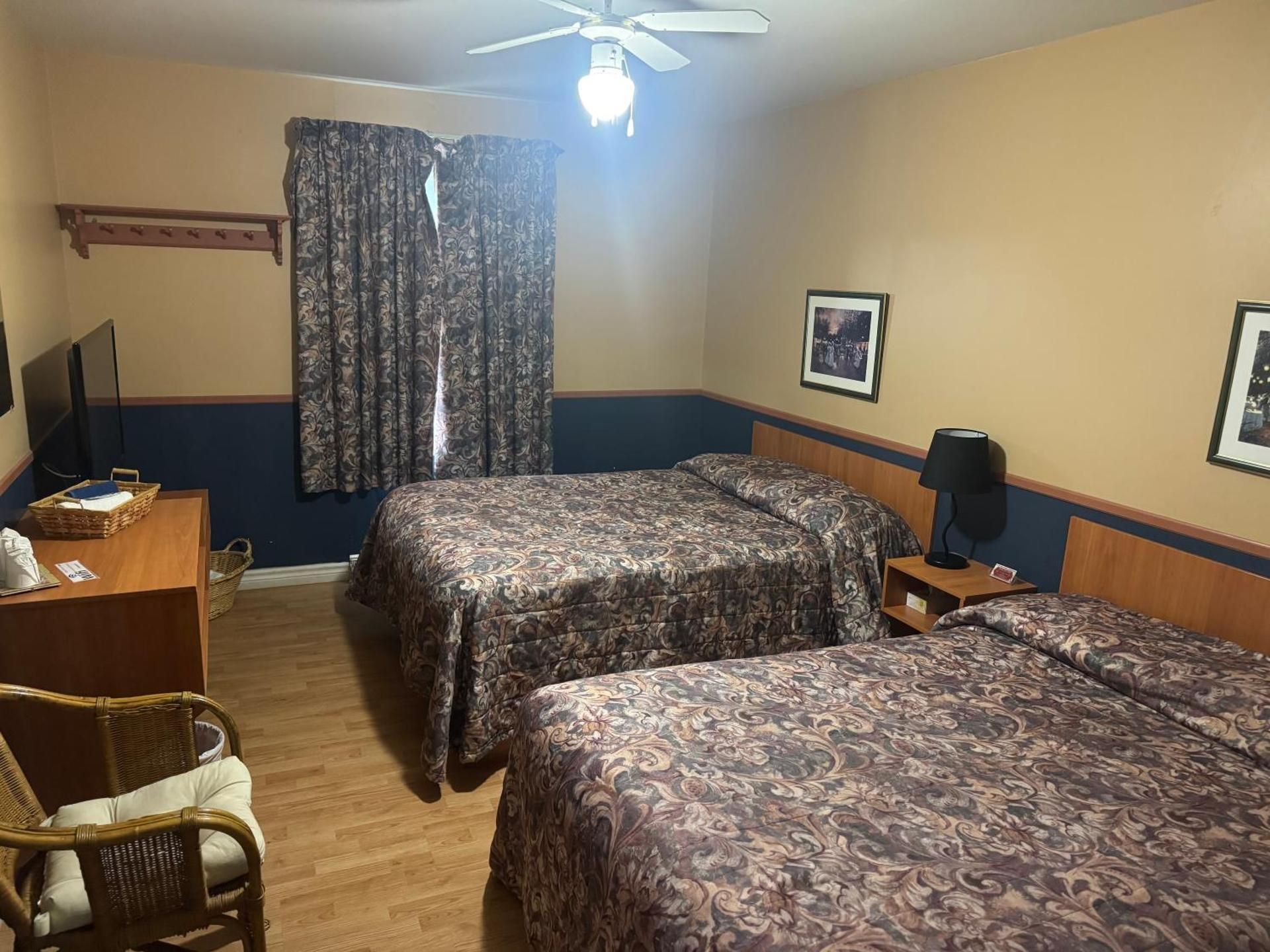 Double Room with Shared Toilet