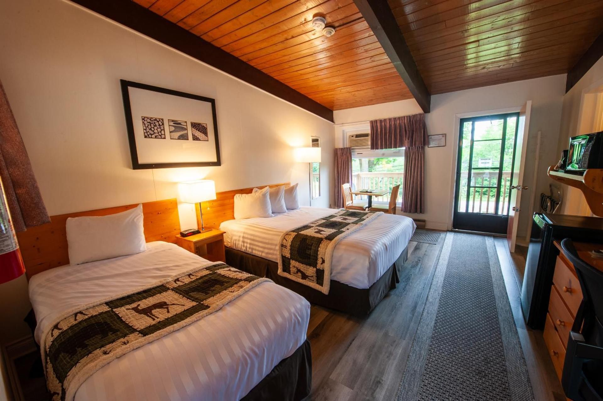Deluxe Queen Room