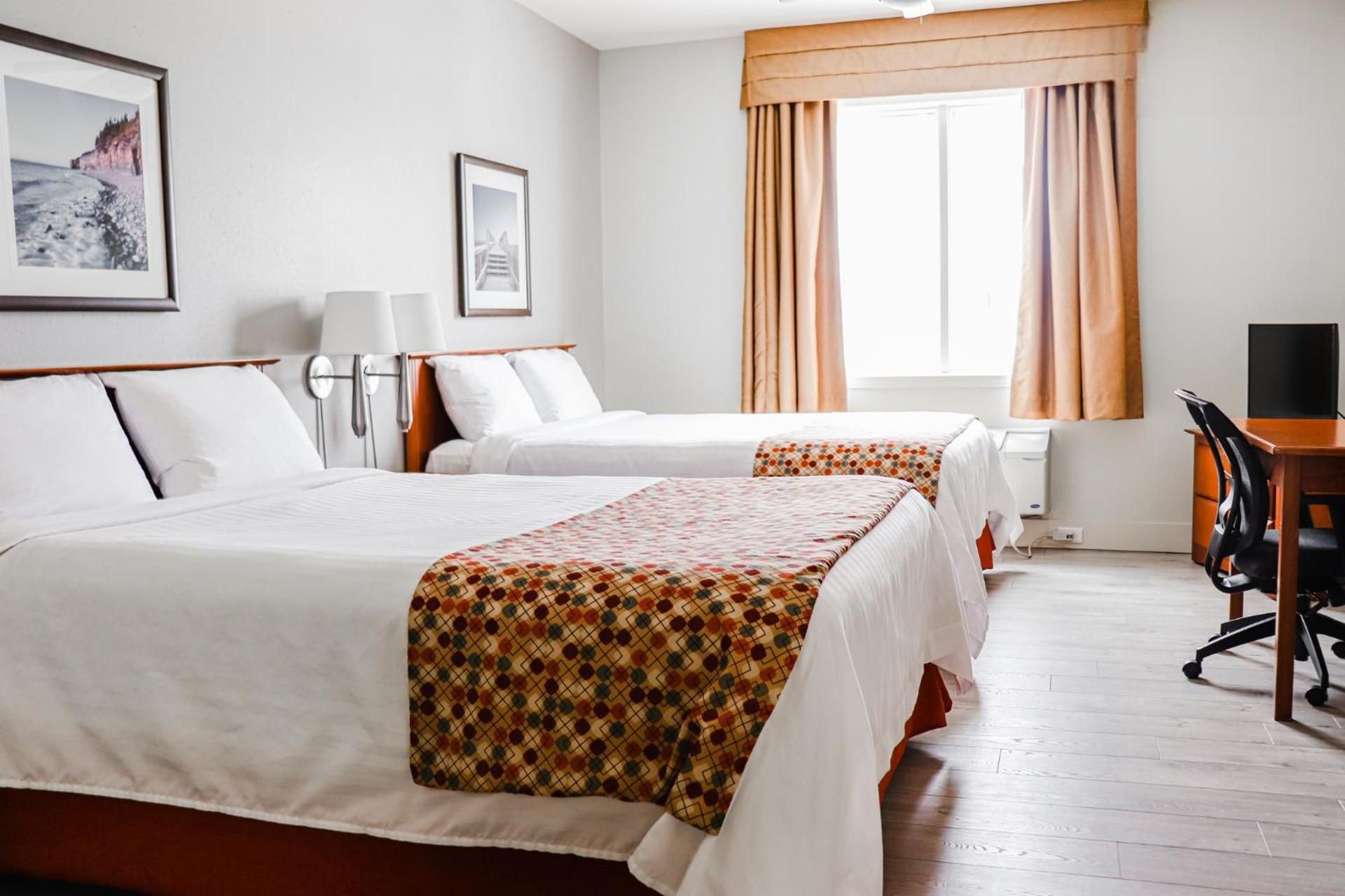 2 Queen Beds, Efficiency Suite, Non-Smoking