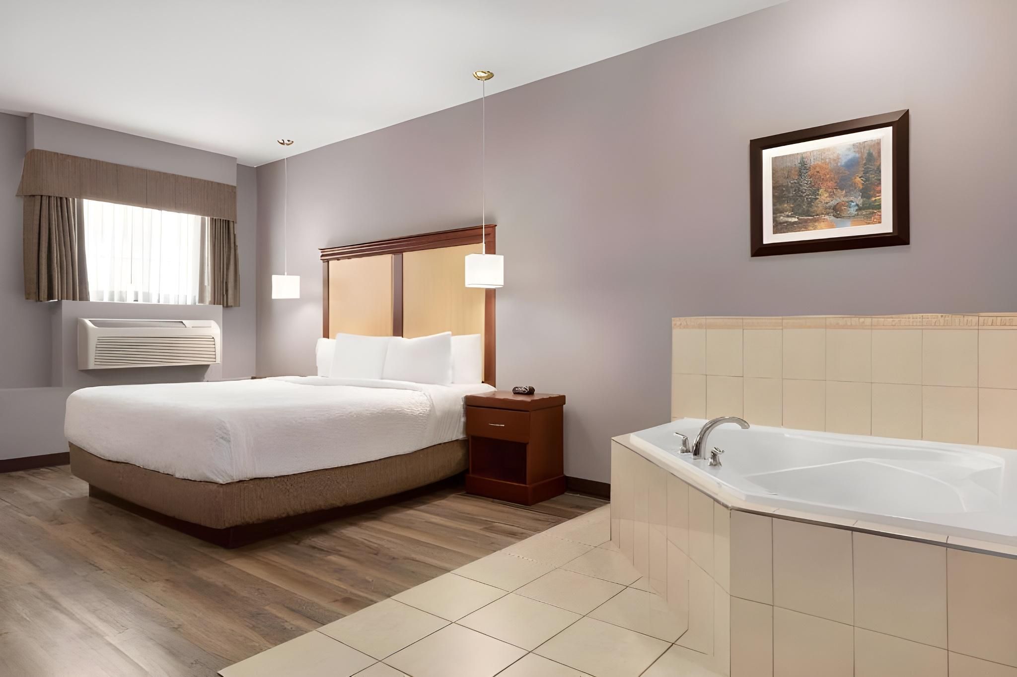 1 King Bed, Suite No Smoking