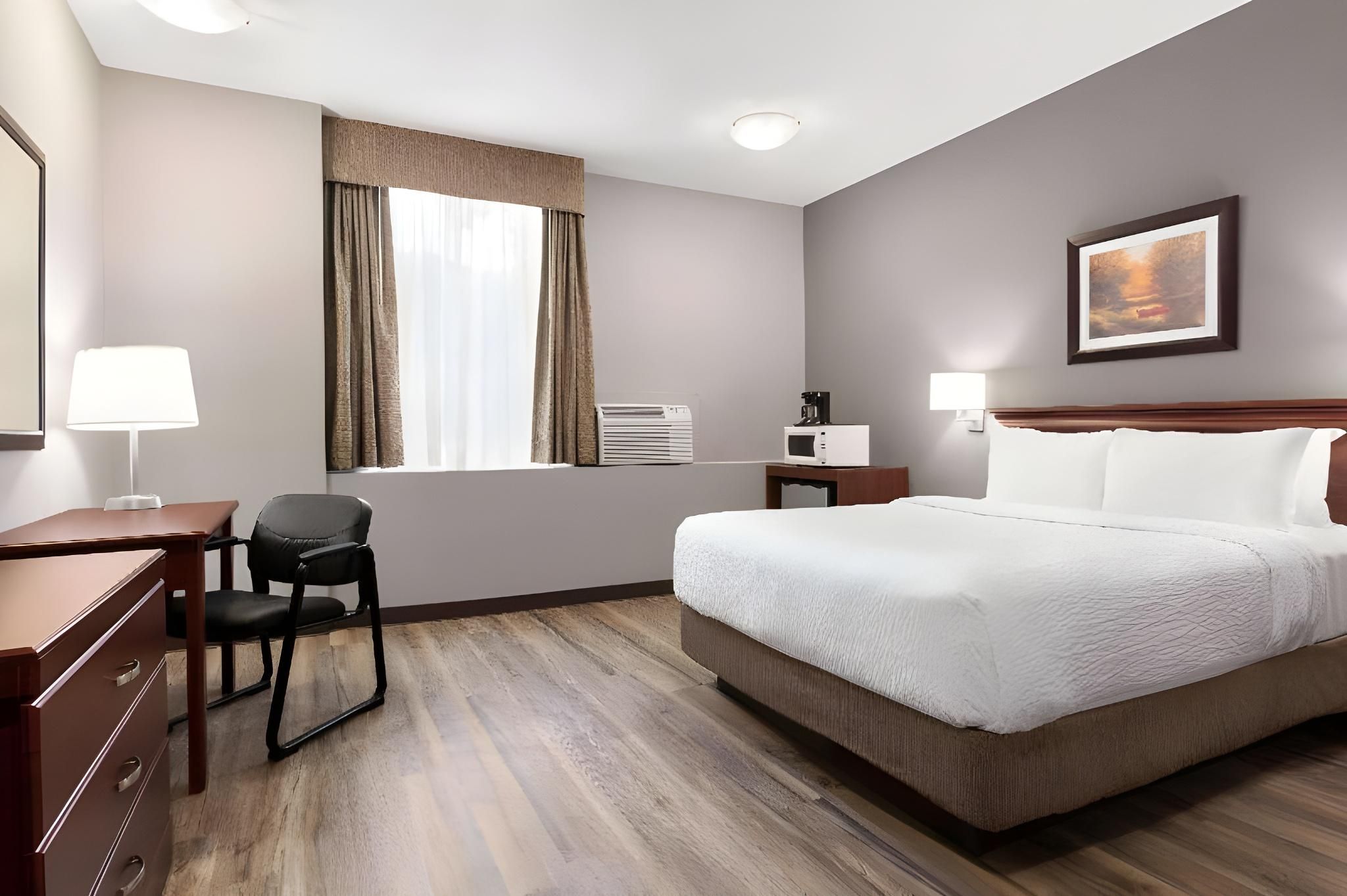 Queen Accessible Guest Room