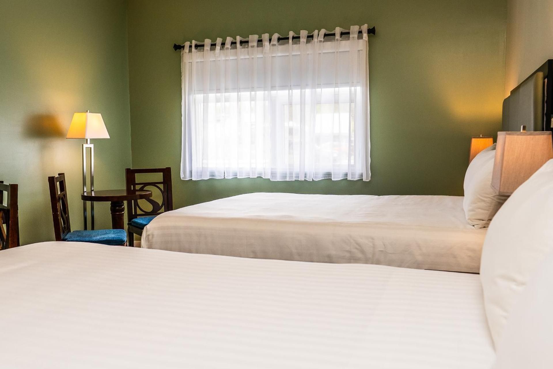 2 Queen Beds Non-Smoking Dream