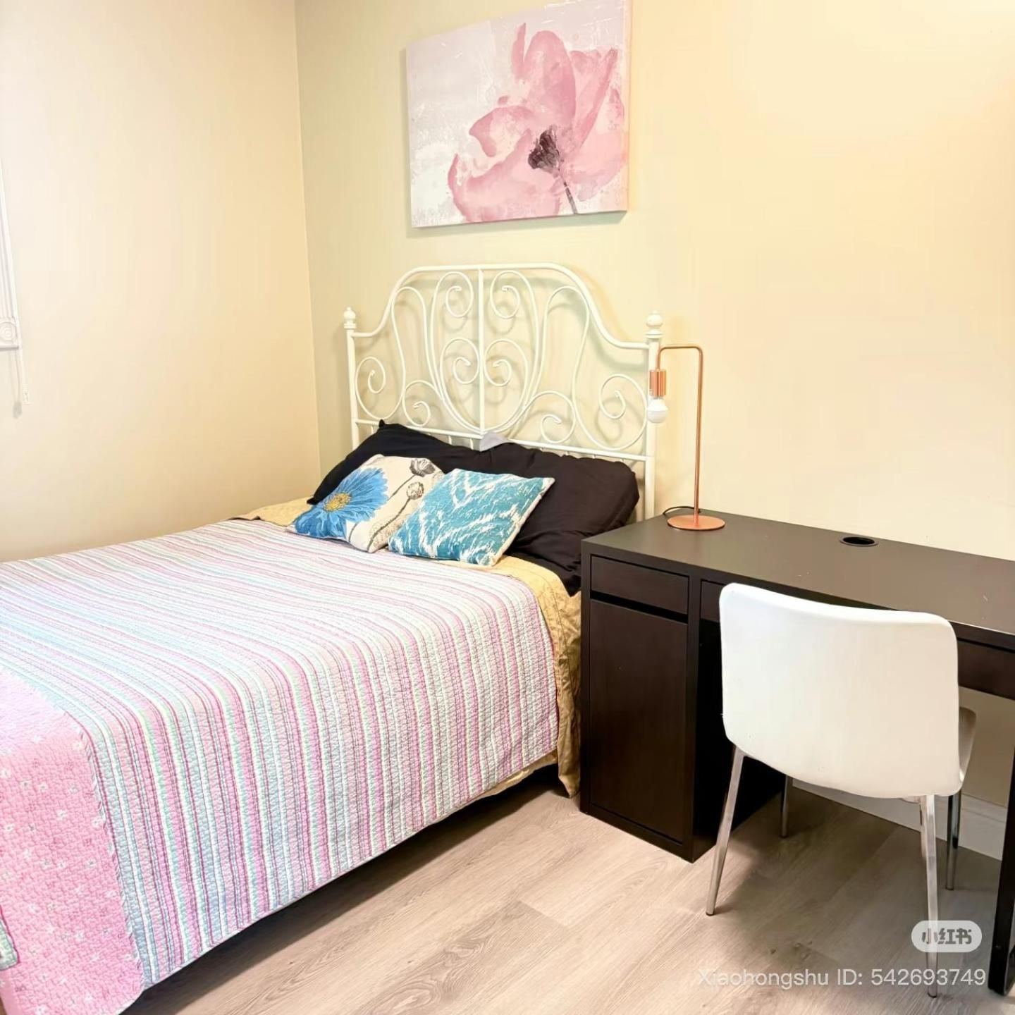 Banff mountain House&30 second Bus station Close C-Train& Free Parking Standard Double Room with Shared Bathroom 2