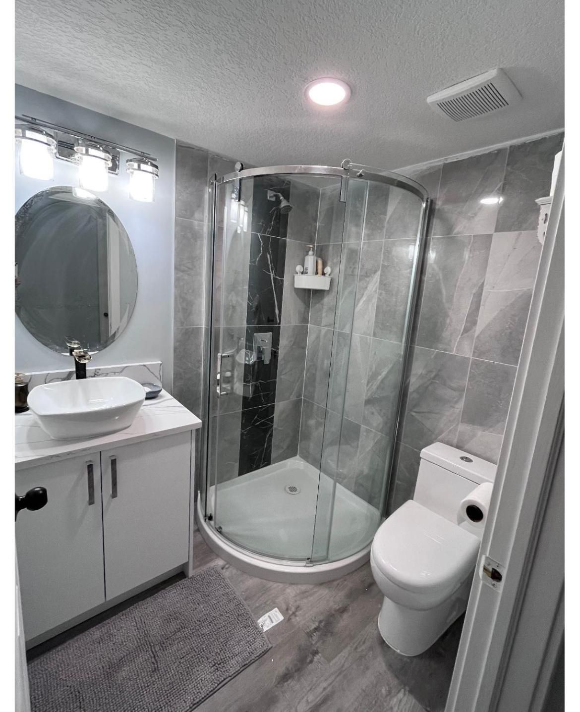 Queen Room with Shared Bathroom