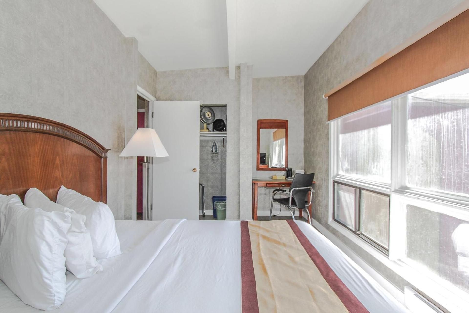 2 Queen Beds Suite Non-Smoking