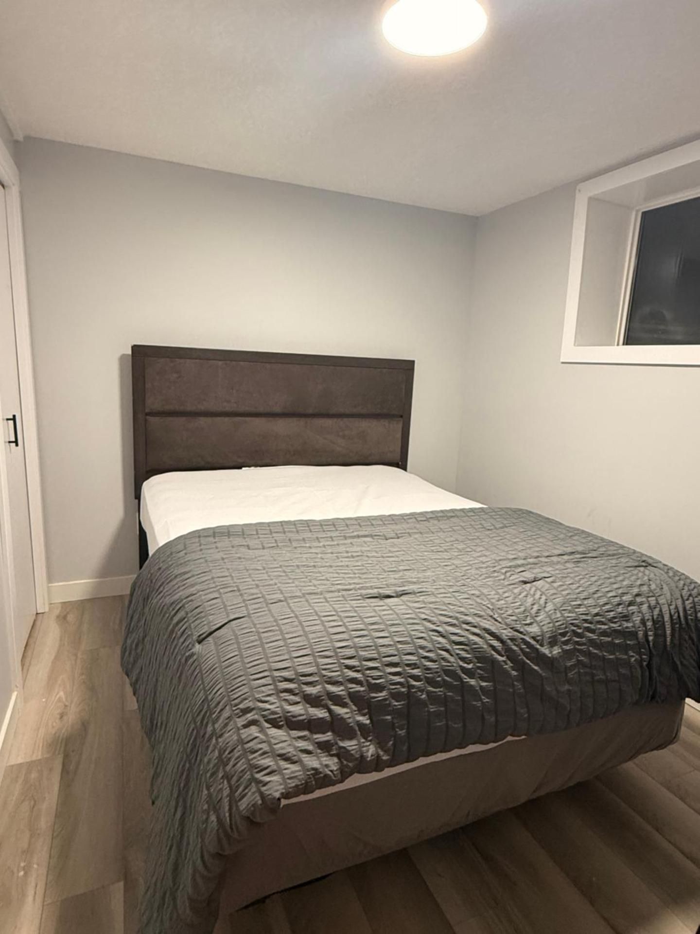 Spacious 2 bedroom 3 beds lower unit with separate entrance and parking space Near Downtown, Calgary Family Room 2