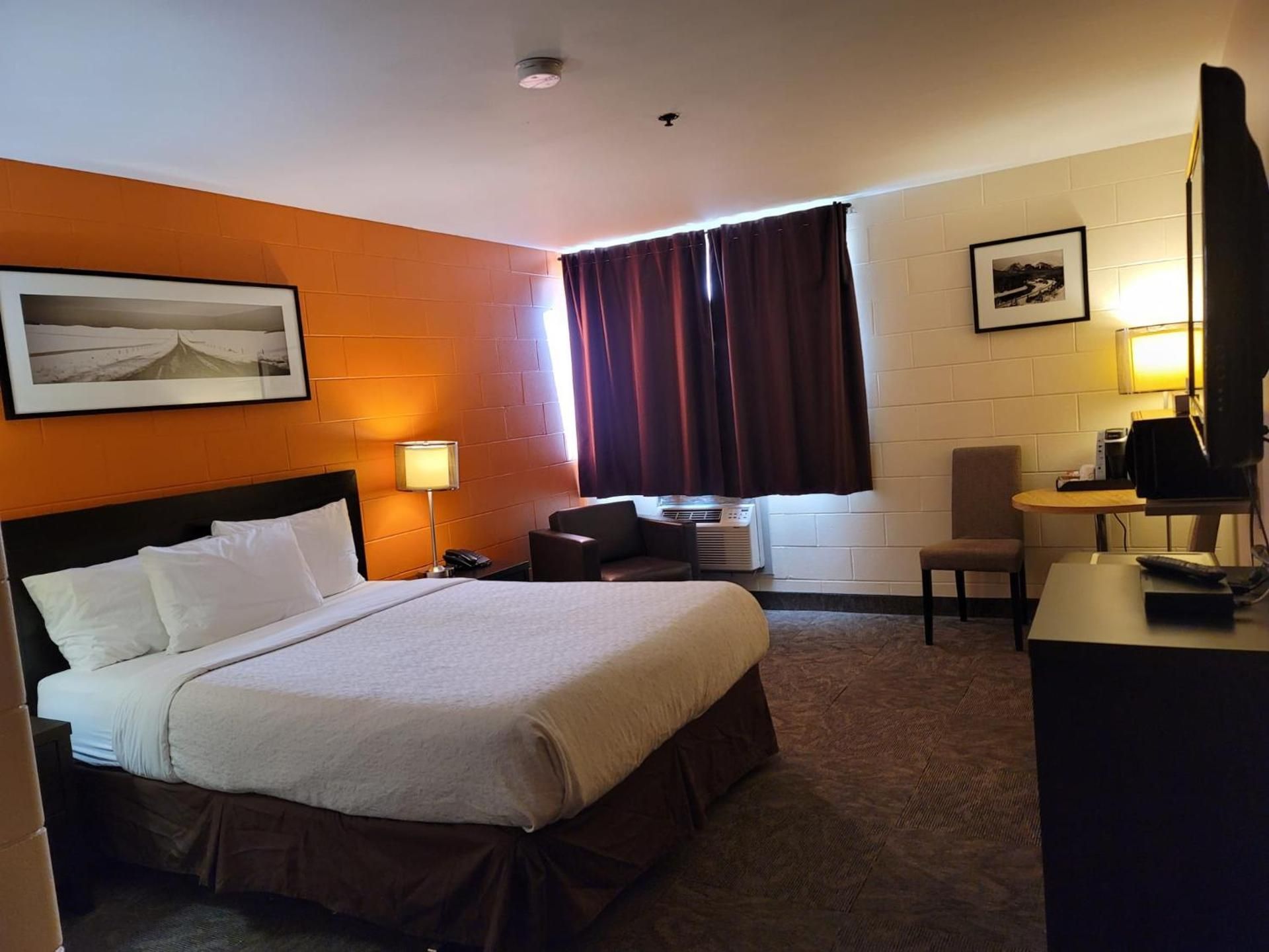 Queen Room - Non Pet Friendly