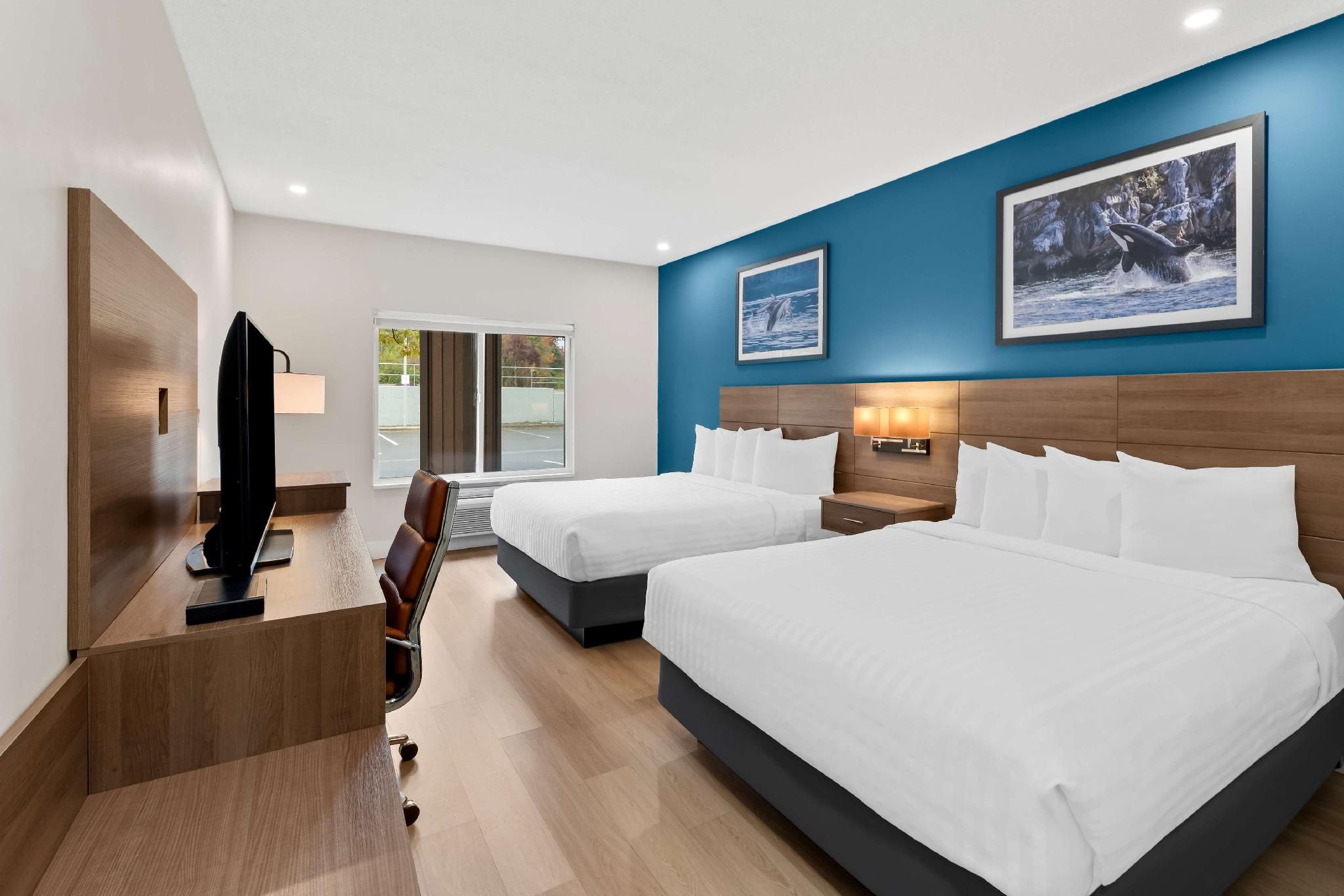 2 Queen Beds, Nonsmoking, Walk-in Shower