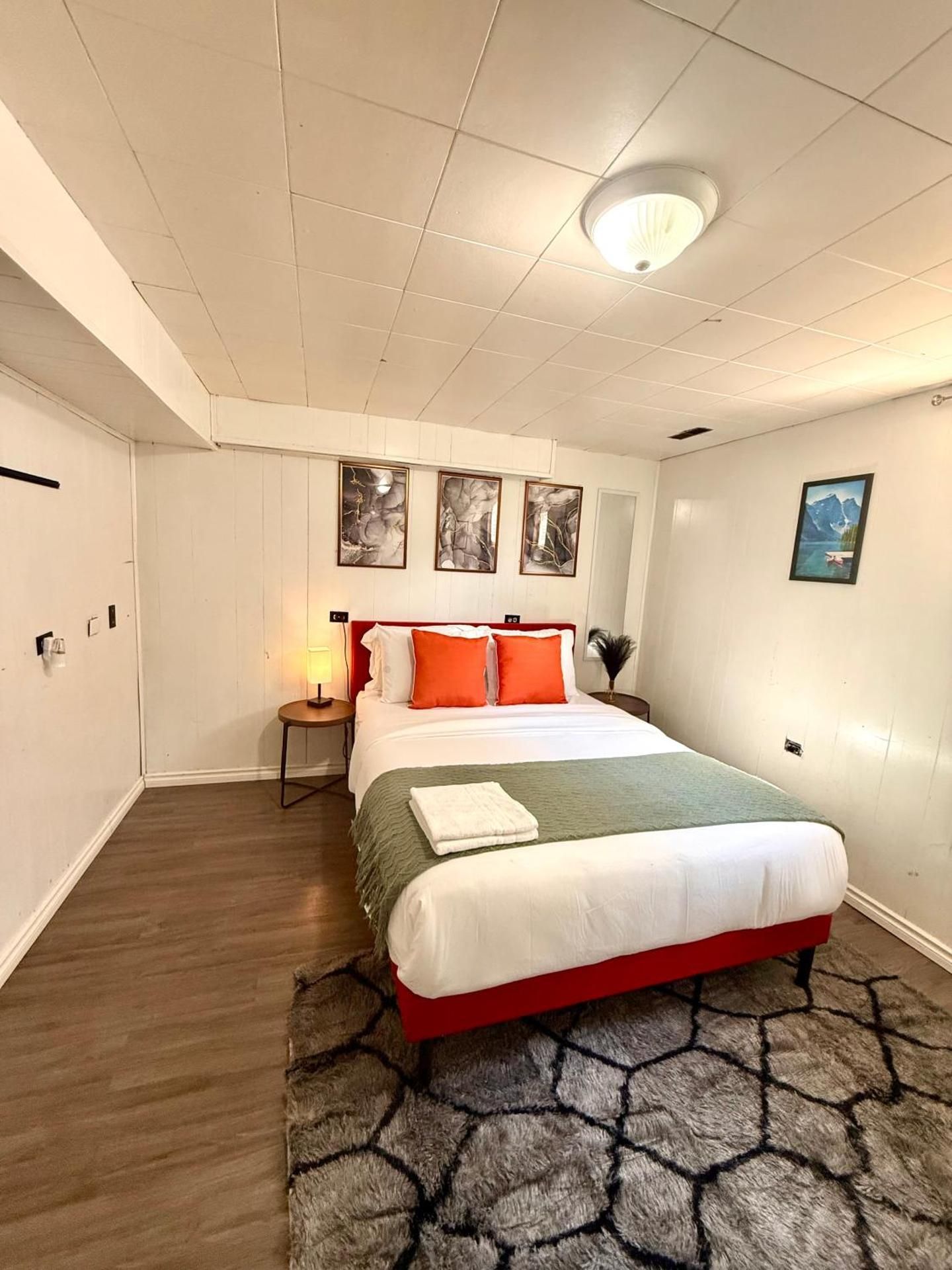 Queen Room