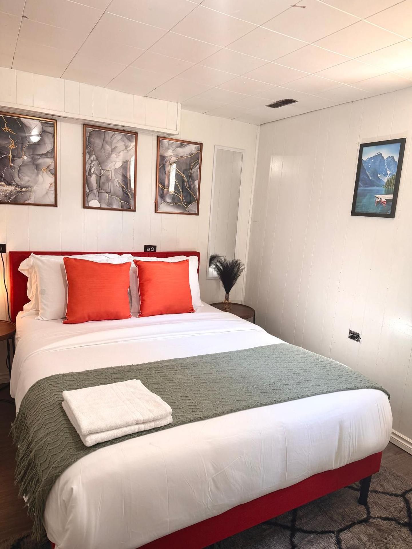 Queen Room
