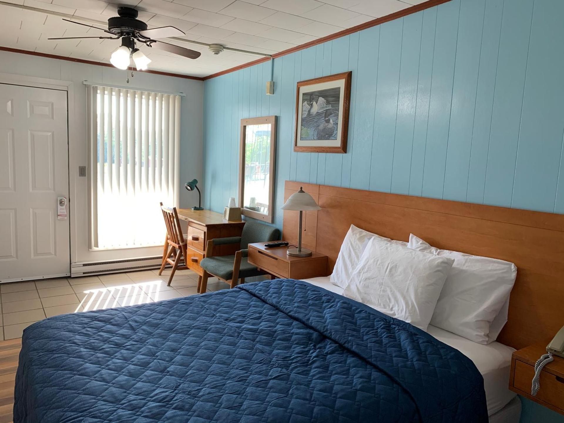 Standard Queen Room