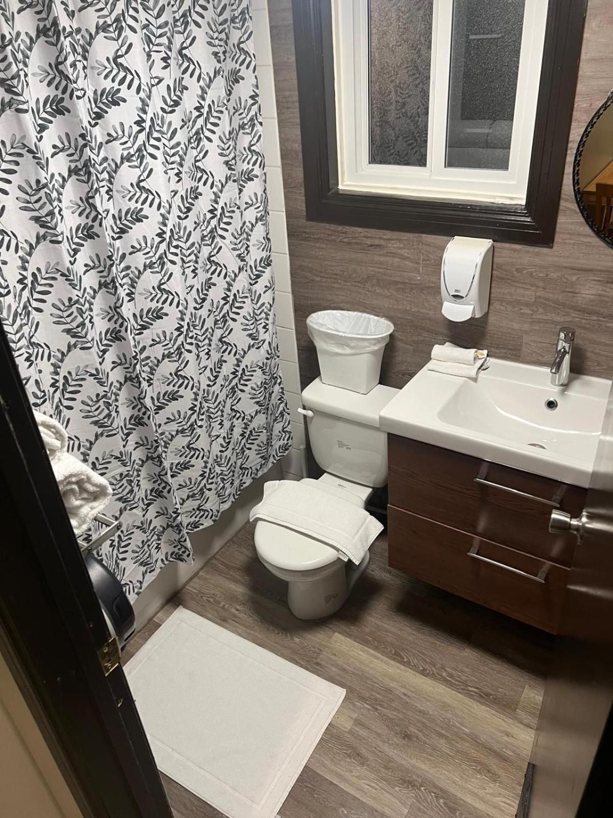 Quadruple Room with Private Bathroom