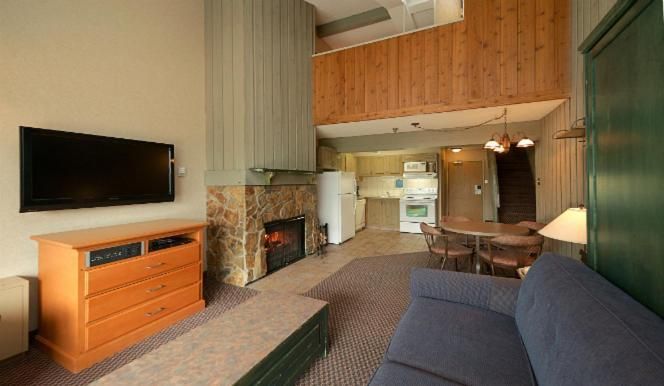 Douglas Fir Resort & Chalets Loft 3