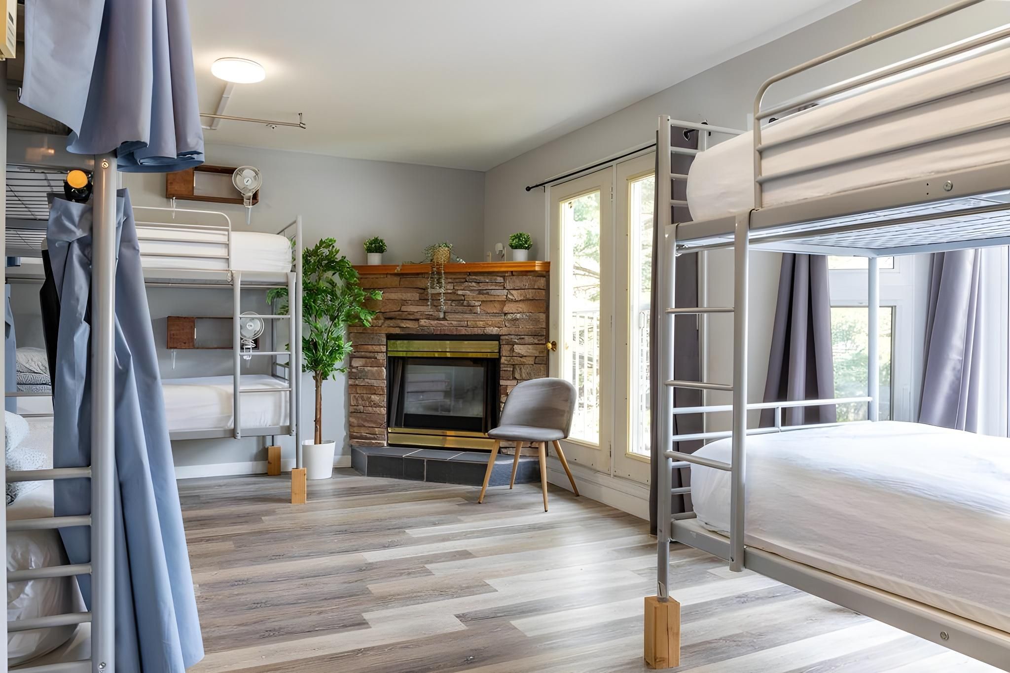 Samesun Banff Bed in 8-Bed Female Dormitory Room 3