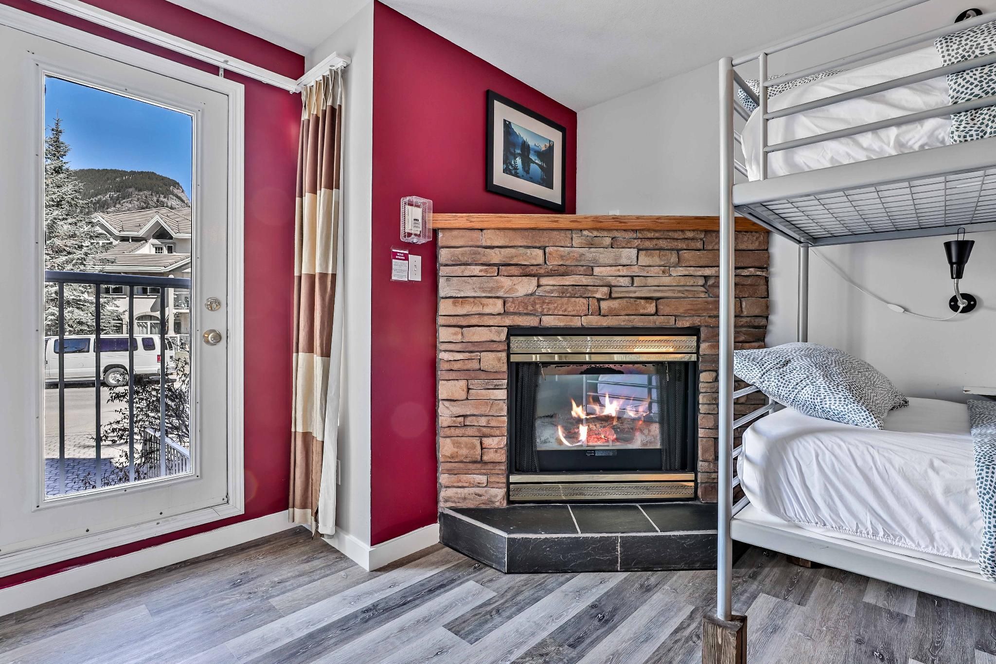 1 Person in 10-Bed Dormitory with En-Suite - Mixed