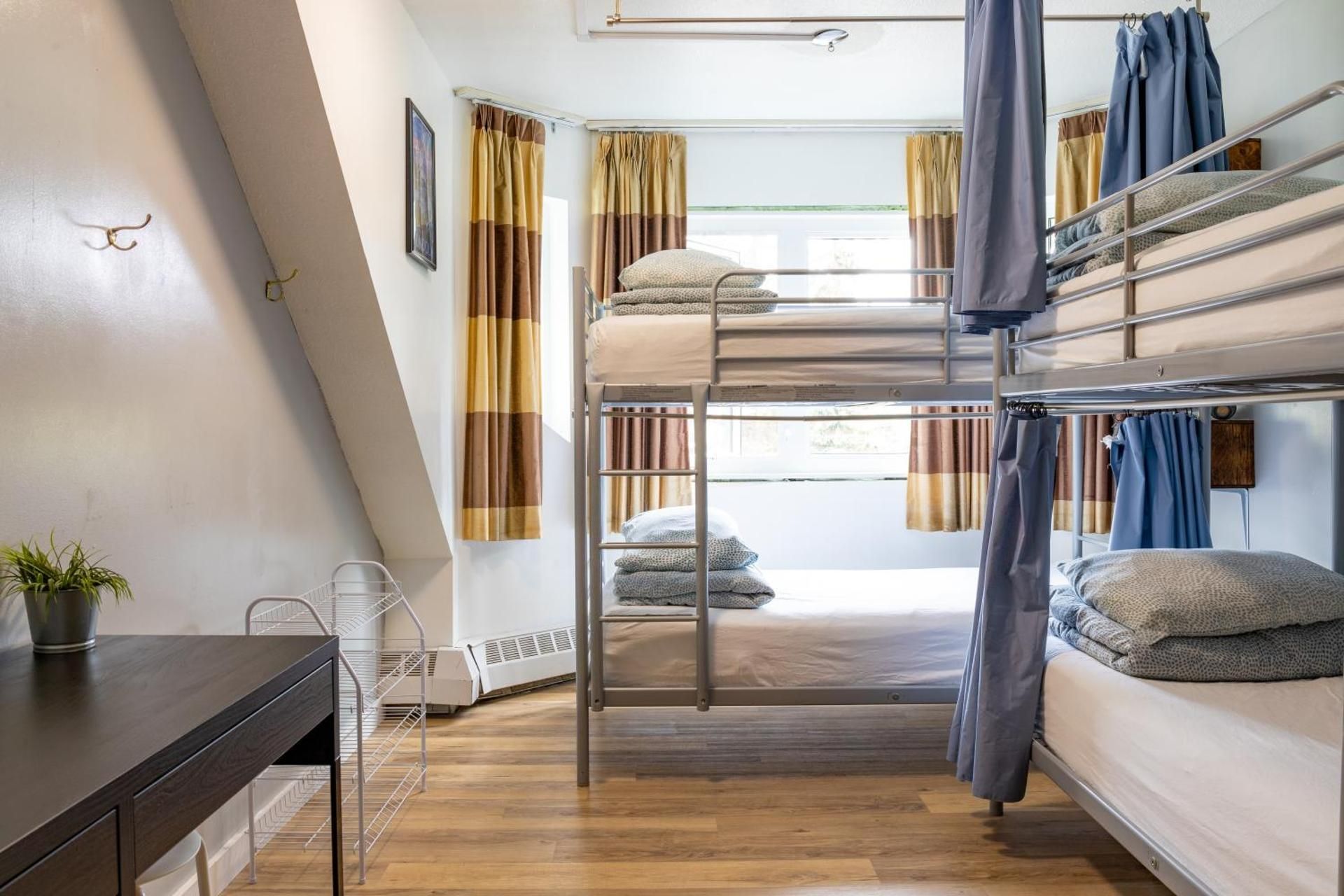 Samesun Banff Bed in 8-Bed Female Dormitory Room